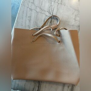 Elegant Tan Leather Tote Bag